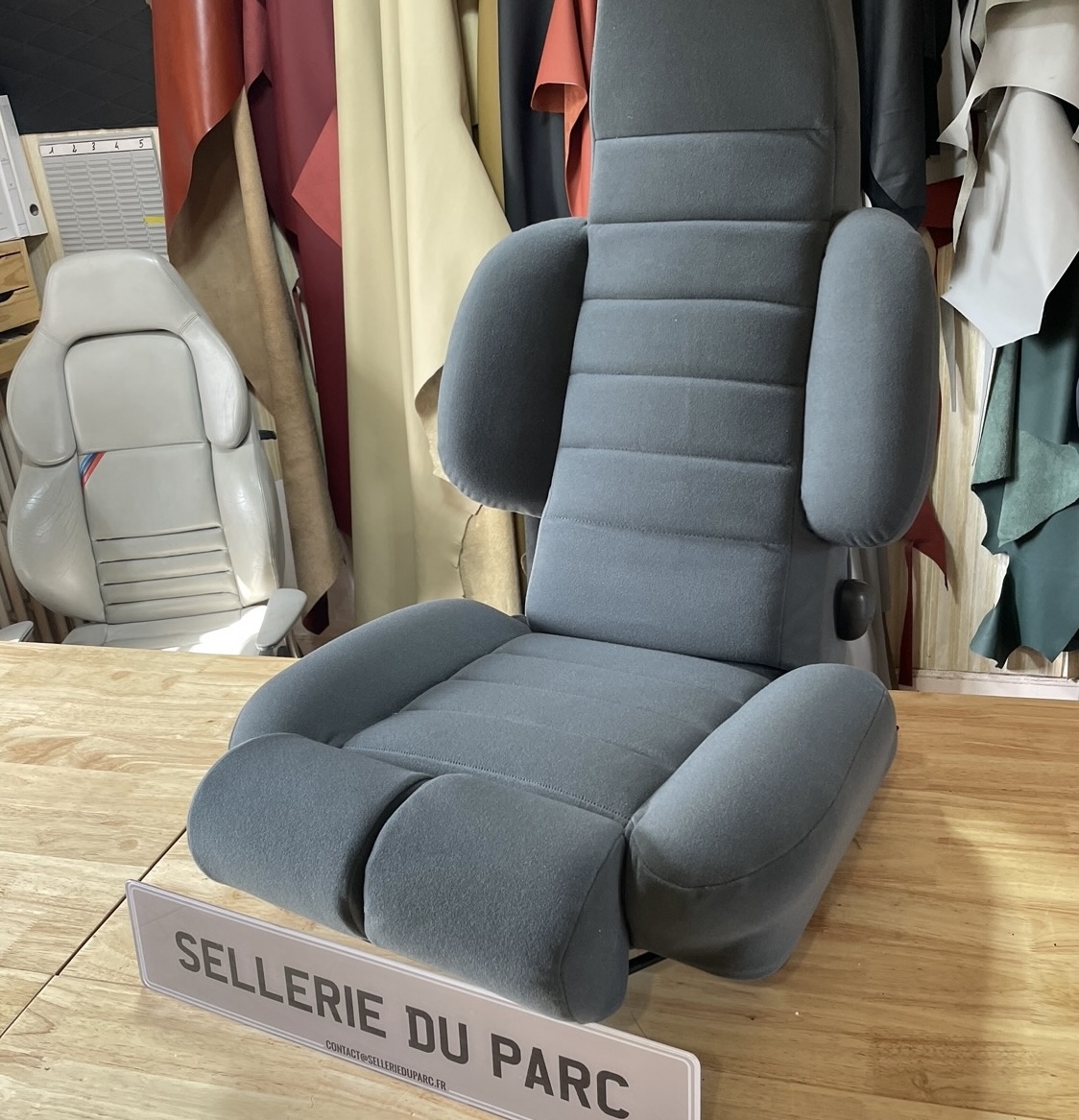Siège AC Cobra cuir / Sellier Garnisseur